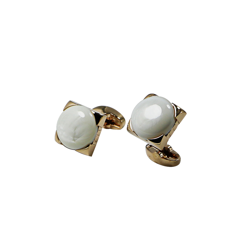 Moder till Pearl Gold Platted Square Shrites Cuff Links
